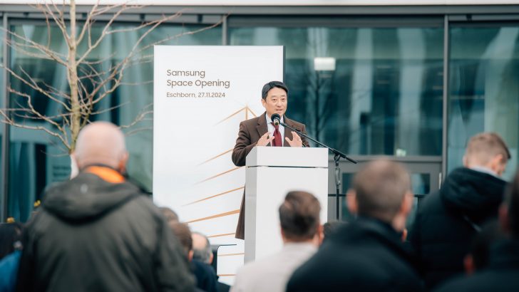 27112024_Man-Young-Kim-President-Samsung-Electronics-GmbH-eröffnet-den-Samsung-Space.jpg