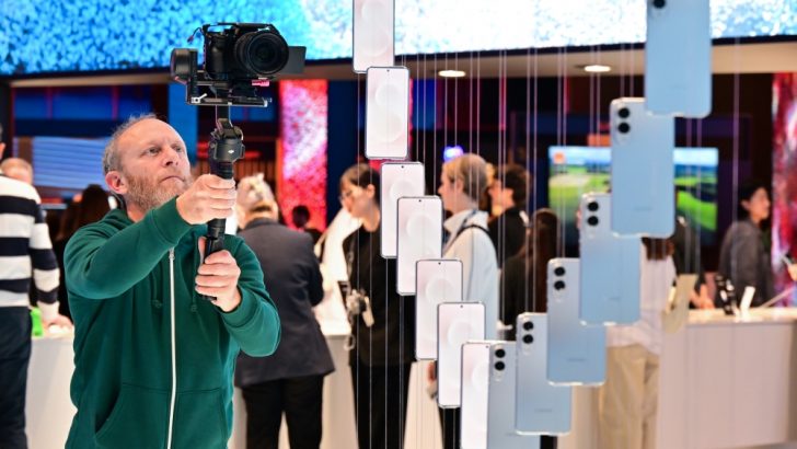 Samsung-Mobile-MWC-2025-Galaxy-S25-Edge-Project-Moohan-Galaxy-A-series_main4.jpg