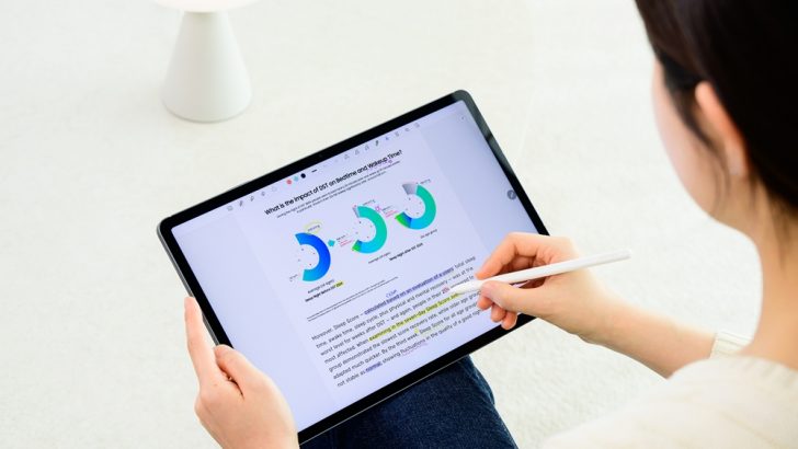 Samsung-Mobile-Galaxy-Tab-S10-FE-Galaxy-Tab-S10-FE-series-The-Ultimate-Study-Buddy-for-Exam_main4.jpg