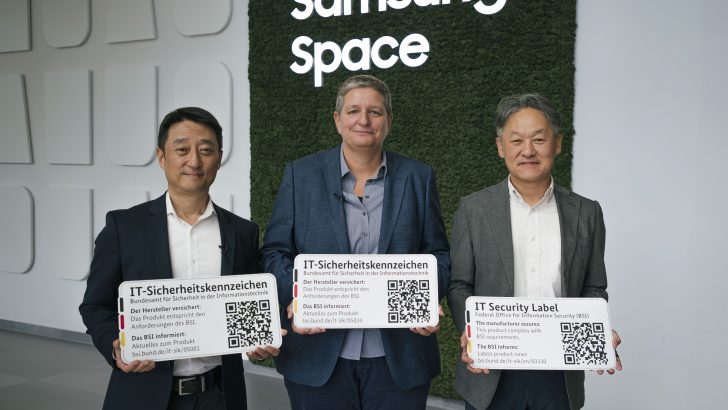 BSI-Sicherheitskennzeichen-Übergabe-bei-Samsung-2025.jpg