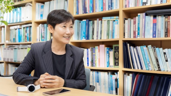 Samsung-Mobile-Galaxy-Watch8-series-Antioxidant-Index-Professor-Hyojee-Joung-Interview_main1.jpg