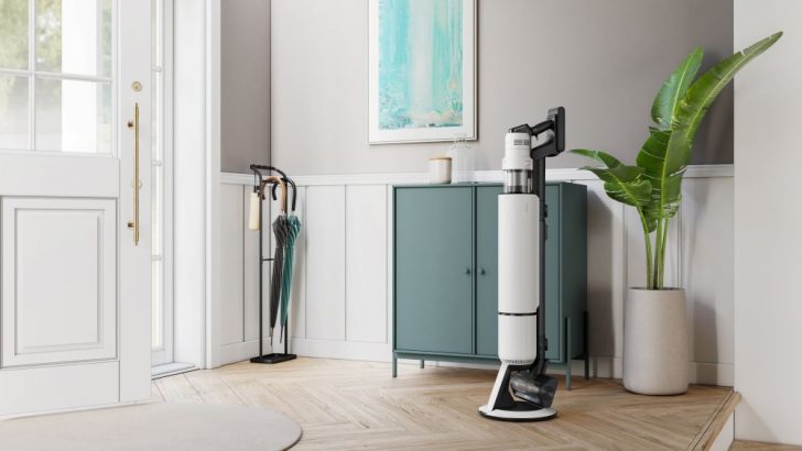 Jet-AI-Ultra-400W_Lifestyle_Product-Highlight_04_Hallway_Satin-Greige.jpg