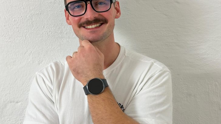 Leo_mitWatch.jpg