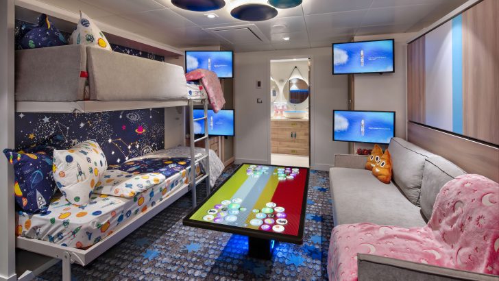 Samsung-Equips-Royal-Caribbeans-Star-of-the-Seas-With-More-Than-6000-Hospitality-TVs-and-Smart-Signage7.jpg