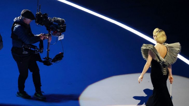 Samsung-Mobile-Galaxy-Z-Flip7-Olympic-Edition-and-S25-Ultra-Milano-Cortina-2026-Opening-Ceremony_main2.jpg