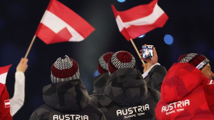 Samsung-Mobile-Galaxy-Z-Flip7-Olympic-Edition-and-S25-Ultra-Milano-Cortina-2026-Opening-Ceremony_main5.jpg
