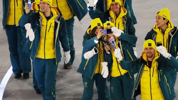 Samsung-Mobile-Galaxy-Z-Flip7-Olympic-Edition-and-S25-Ultra-Milano-Cortina-2026-Opening-Ceremony_main6.jpg