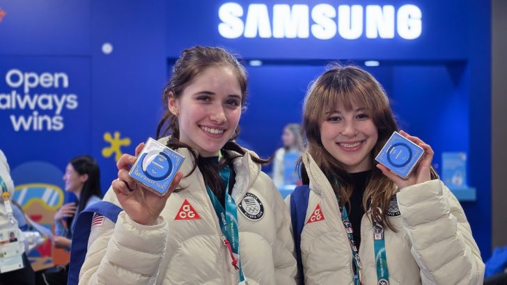 Samsung-Mobile-Milano-Cortina-2026-Galaxy-Z-Flip7-Olympic-Edition-Victory-Selfie-LA28-Games_main2.jpg