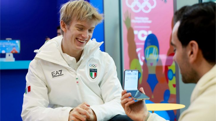 Samsung-Mobile-Milano-Cortina-2026-Galaxy-Z-Flip7-Olympic-Edition-Victory-Selfie-LA28-Games_main4.jpg