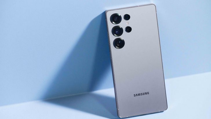 001-product-galaxy-s25ultra-titaniumsilverblue.jpg