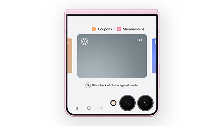 Das Front-Display des Samsung Galaxy Flip8 zeigt eine Karte mit VW-Logo und der Modellbezeichnung ID.4.