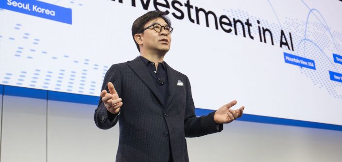 HS-Kim-President-and-CEO-of-Consumer-Electronics-Division-Samsung-Electronics-at-CES-2019-Samsung-Press-Conference-2.jpg