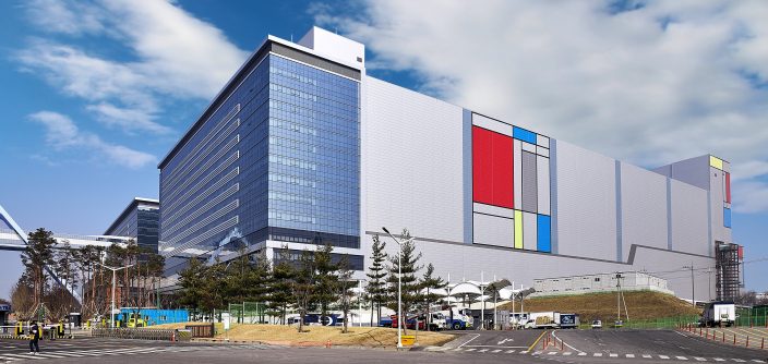 Image-Samsungs-new-EUV-Line-in-Hwaseong.jpg