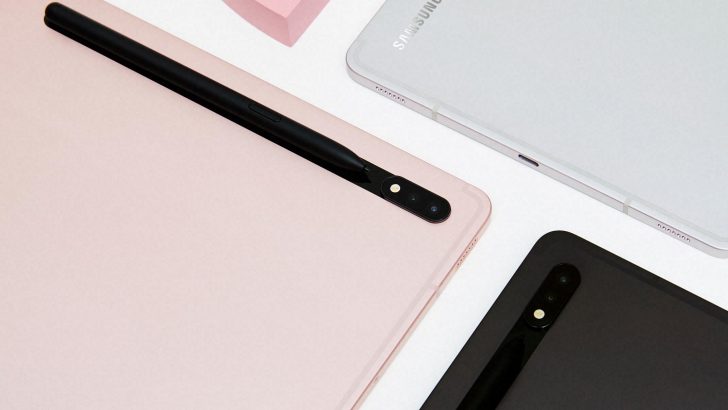 1-011_Family_Tab-S8_Graphite_Tab-S8_Silver_Tab-S8_Pink-Gold_LI.jpg