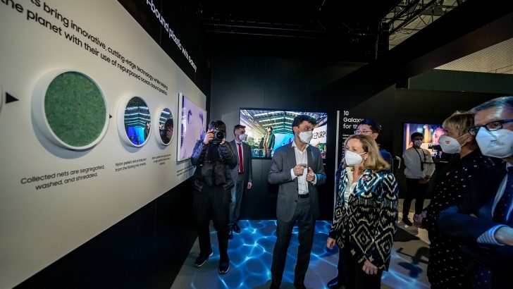 MWC-Visita-Nadia-Calviño-5.jpg