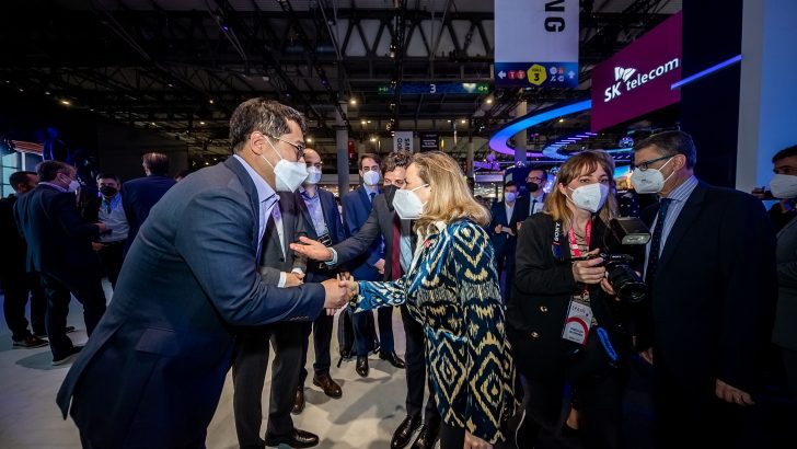 MWC-Visita-Nadia-Calviño.jpg
