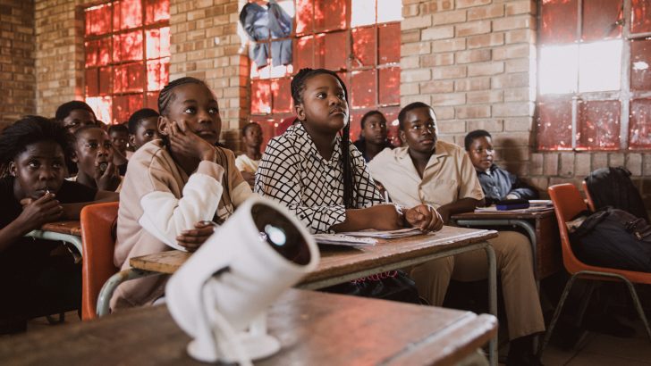 Image-2_Freestyle-Projector-Being-Used-To-Teach-A-Samsung-Animal-Insights-Initative-Class.jpg