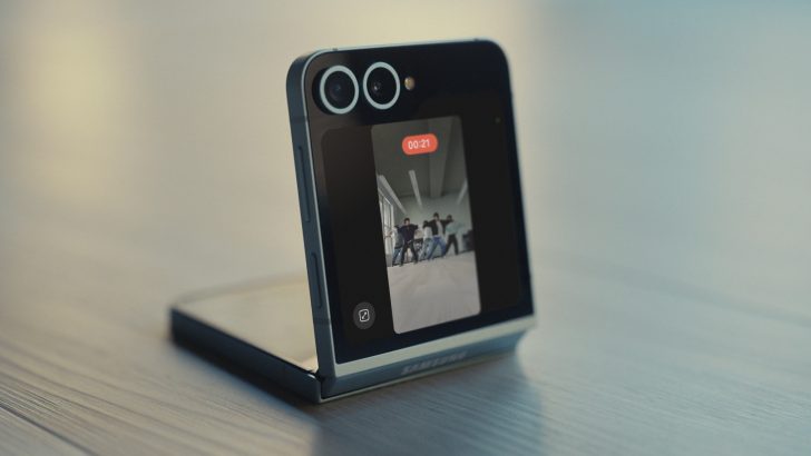 Samsung-Galaxy-Z-Flip6-TomorrowXTogether.jpg