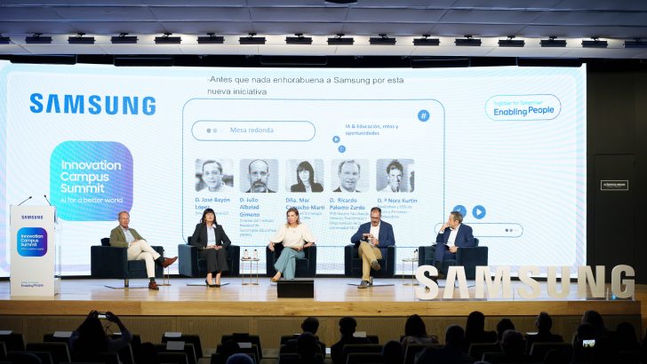 Mesa-redonda-sobre-educación.jpg
