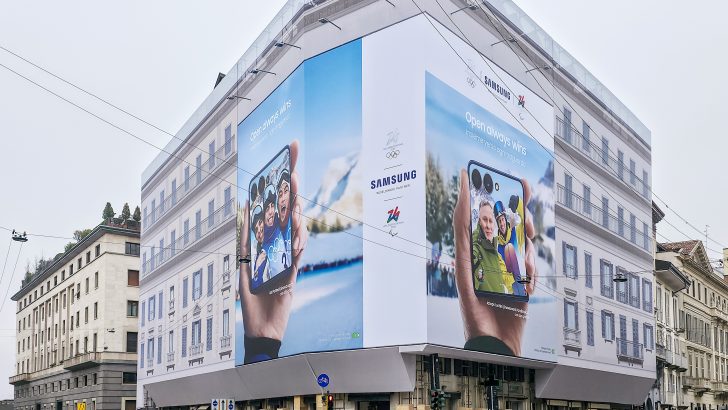 Samsung-Mobile-Galaxy-Z-Flip7-Milano-Cortina-2026-Open-Always-Wins-OOH-in-Milan_dl3-e1770711722962.jpg