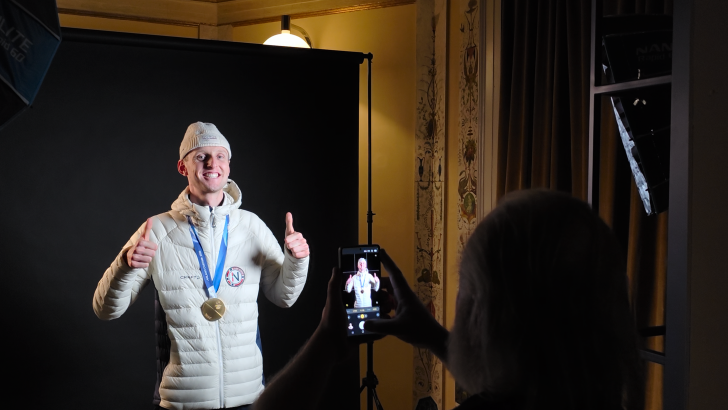 Samsung-Mobile-Milano-Cortina-2026-Galaxy-Z-Flip7-Olympic-Edition-Victory-Selfie-LA28-Games_dl6-1-e1774271633543.png