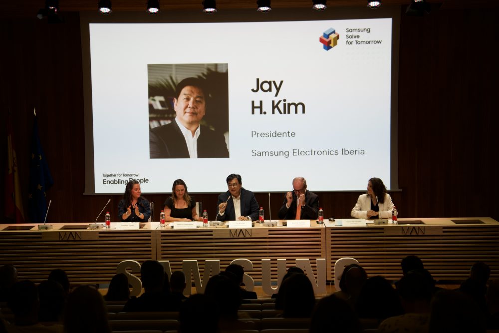 Jay H. Kim, presidente de Samsung Electronics Iberia, interviene en una mesa redonda de Samsung Solve for Tomorrow.