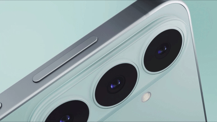 “Close-up of the Samsung Galaxy S26 FE rear camera system and side frame in a light green finish.”