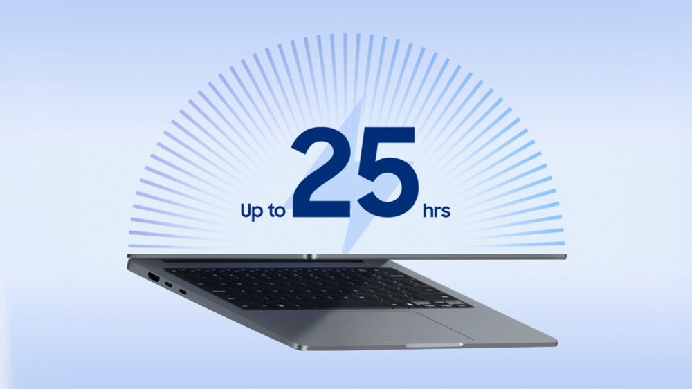 Portátil Samsung Galaxy Book6 abierto sobre un fondo azul claro, con un gráfico que destaca una autonomía de hasta 25 horas.