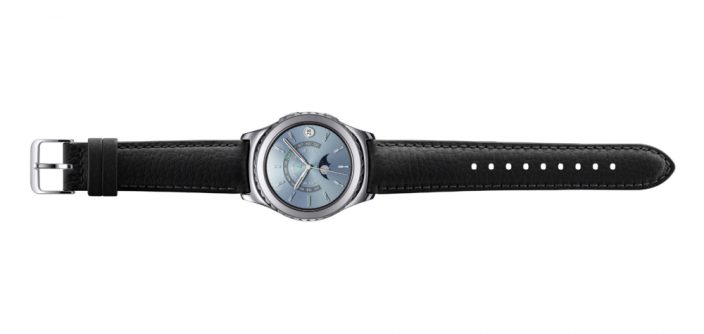 PHOTO-Samsung-Gear-S2-Classic-Platinum-Spread.jpg
