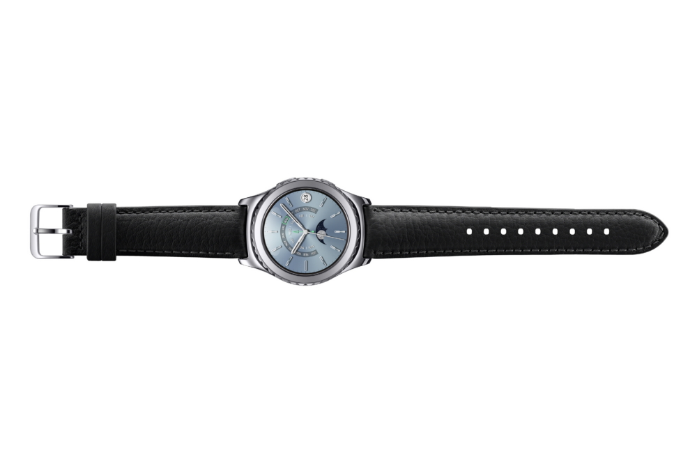PHOTO-Samsung-Gear-S2-Classic-Platinum-Spread.jpg