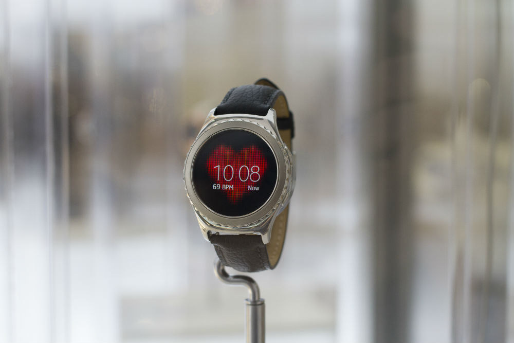 PHOTO-Samsung-Gear-S2-classic-Platinum.jpg