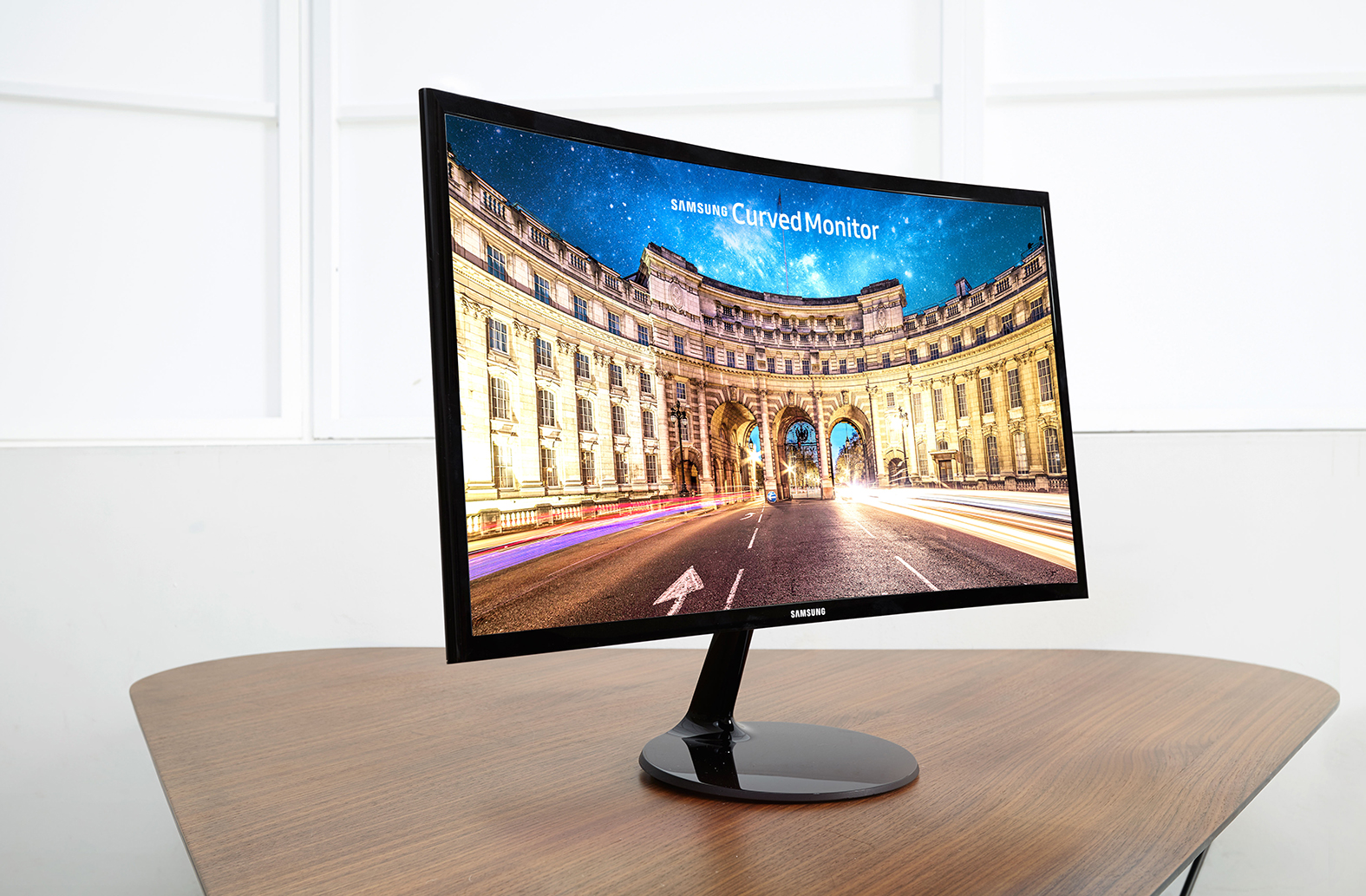 CF390-Curved-Monitor-1.jpg