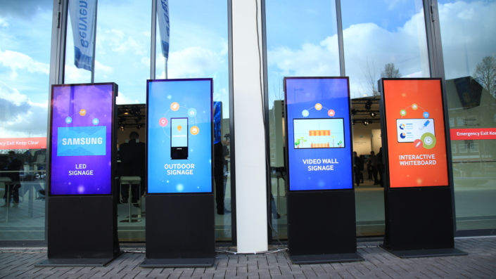 Samsung digital store signage