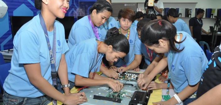Trainees-at-the-TESDA-Samsung-Consumer-Electronics-Training-Laboratory-learn-how-to-service-flat-panel-TVs.jpg