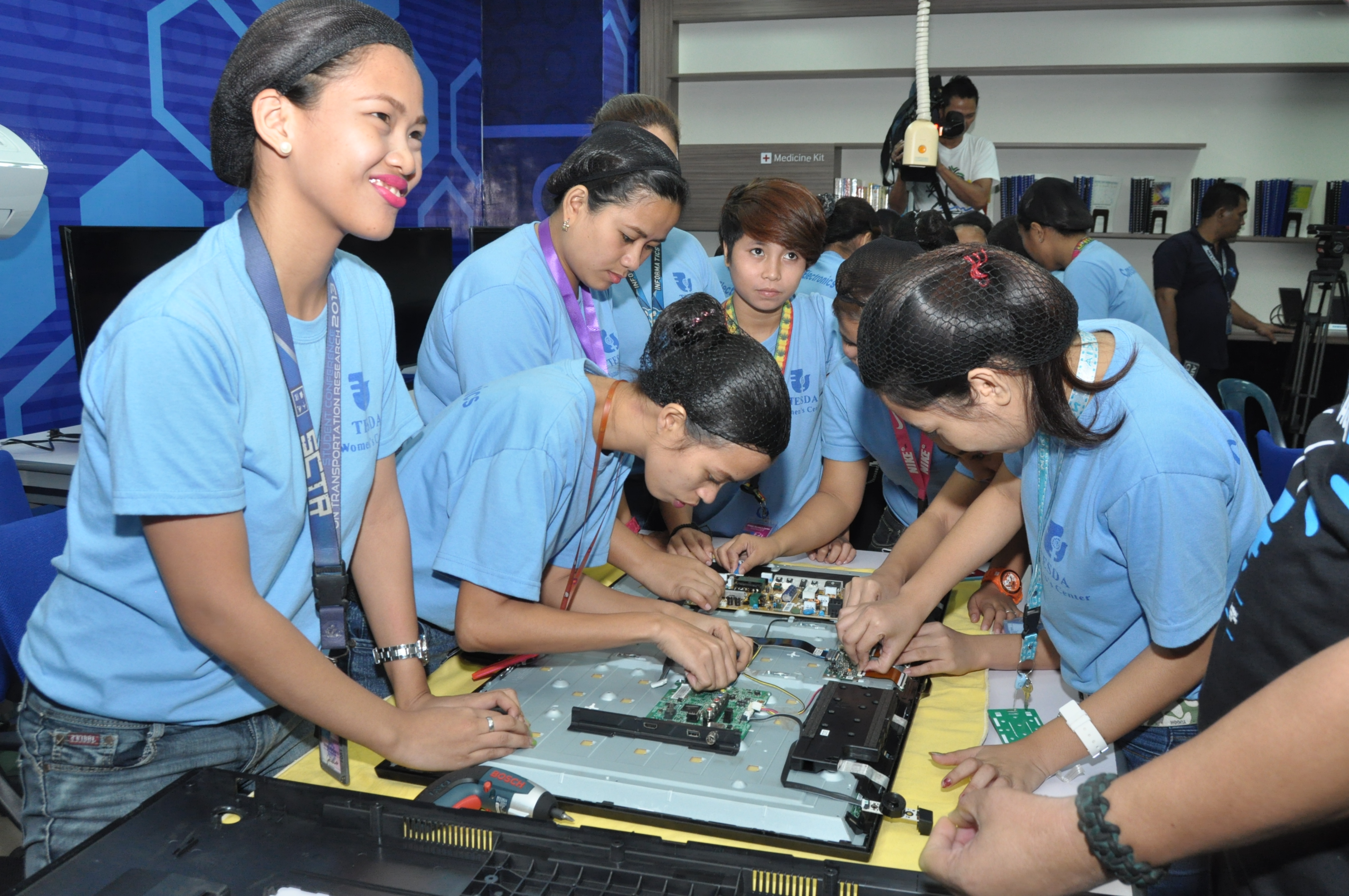 Trainees-at-the-TESDA-Samsung-Consumer-Electronics-Training-Laboratory-learn-how-to-service-flat-panel-TVs.jpg