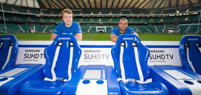 012-England-Stars-welcome-the-Samsung-Slider-to-Twickenham-ahead-of-its-debut-at-the-HSBC-London-Sevens-on-21st-and-22nd-May.jpg