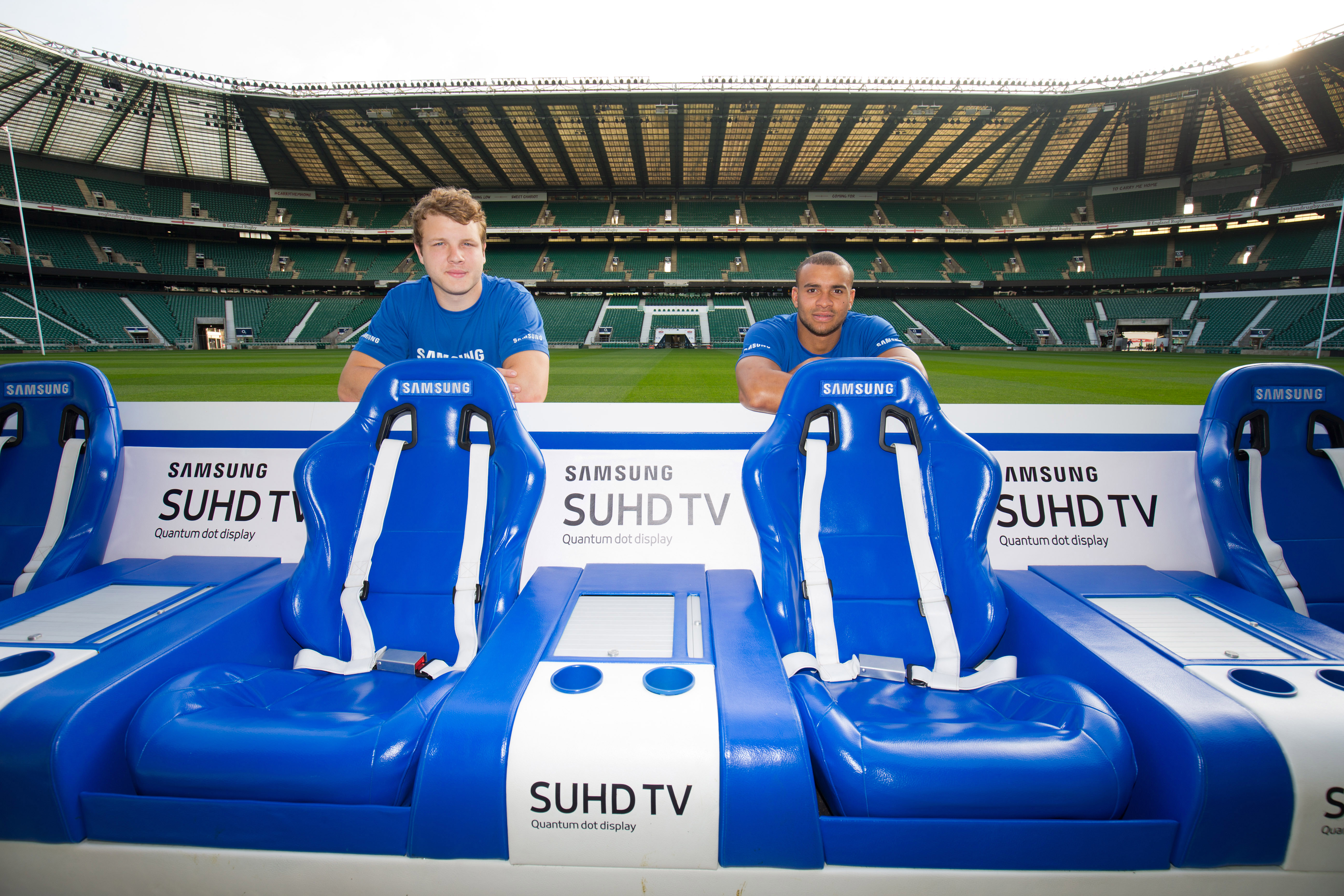 012-England-Stars-welcome-the-Samsung-Slider-to-Twickenham-ahead-of-its-debut-at-the-HSBC-London-Sevens-on-21st-and-22nd-May.jpg