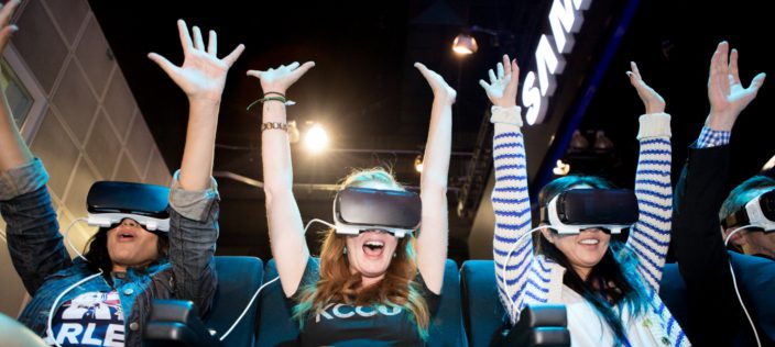 Gear-VR-Roller-Coaster_E3-2016_01.jpg