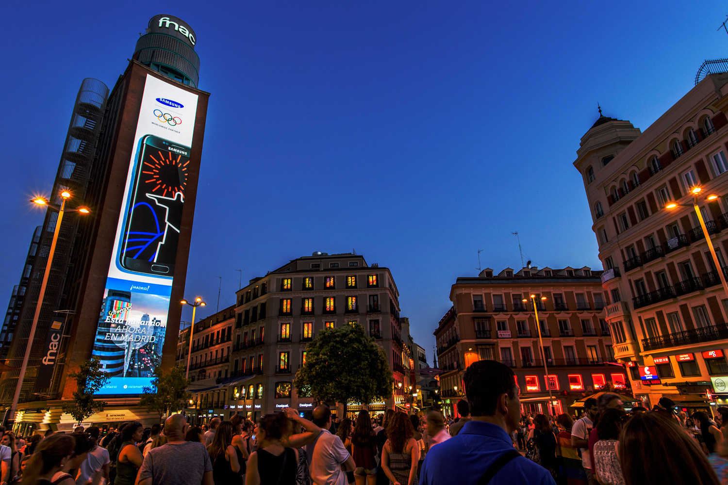 2716-PANTALLA-SAMSUNG-CALLAO-NOCHE-100.jpg