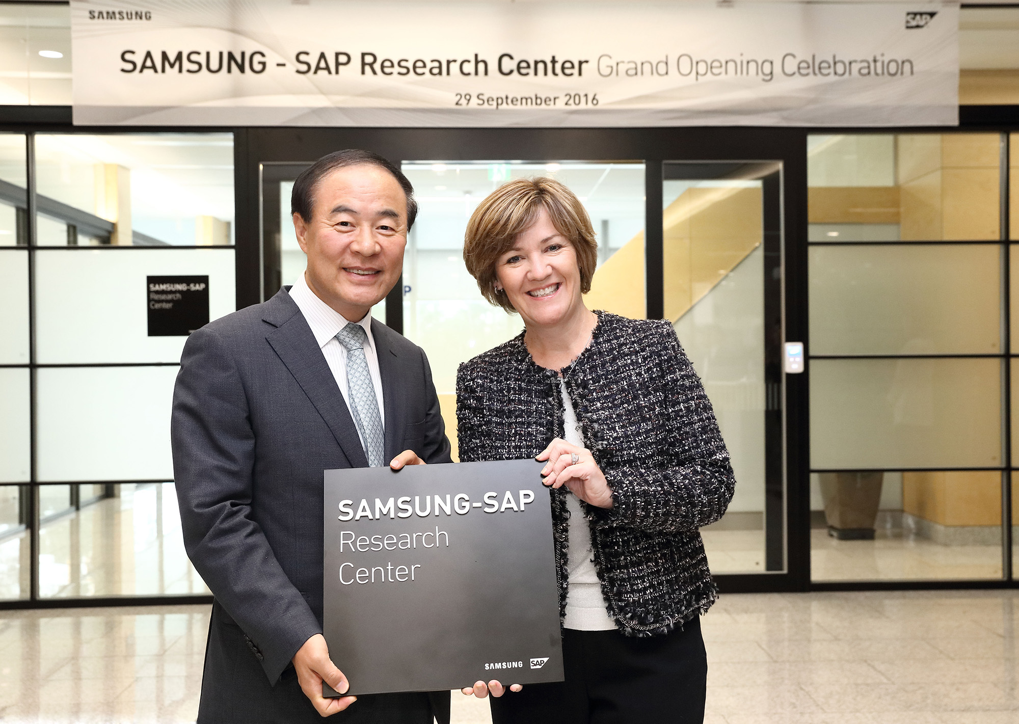 Samsung-SAP-Research-Center-Grand-Opening_01.jpg