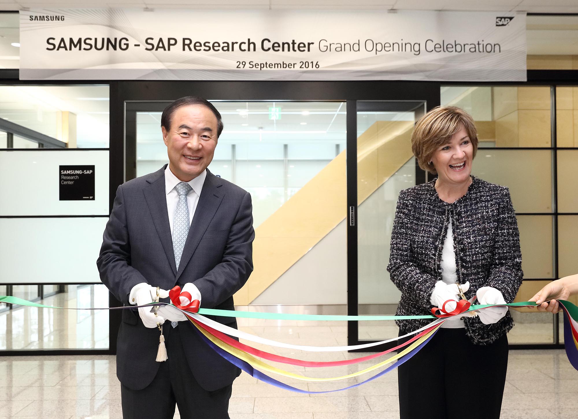 Samsung-SAP-Research-Center-Grand-Opening_02.jpg
