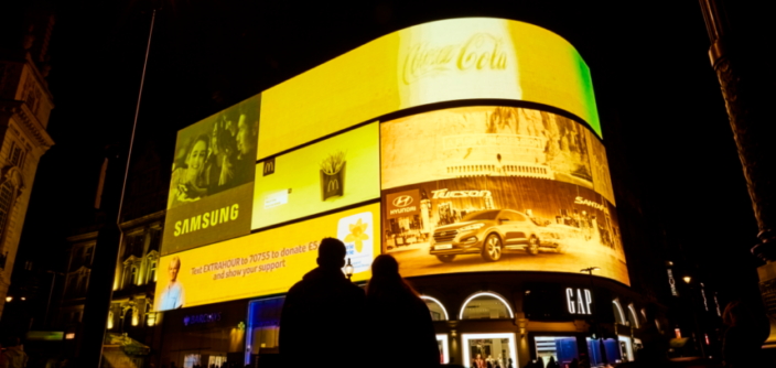 Samsung Participates in Piccadilly Circus ‘Extra Hour’ Campaign