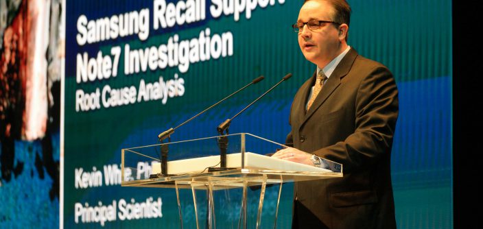 6.-Galaxy-Note7-Press-Conference_Exponent-Inc._Kevin-White-PhD-Principal-Scientist.jpg
