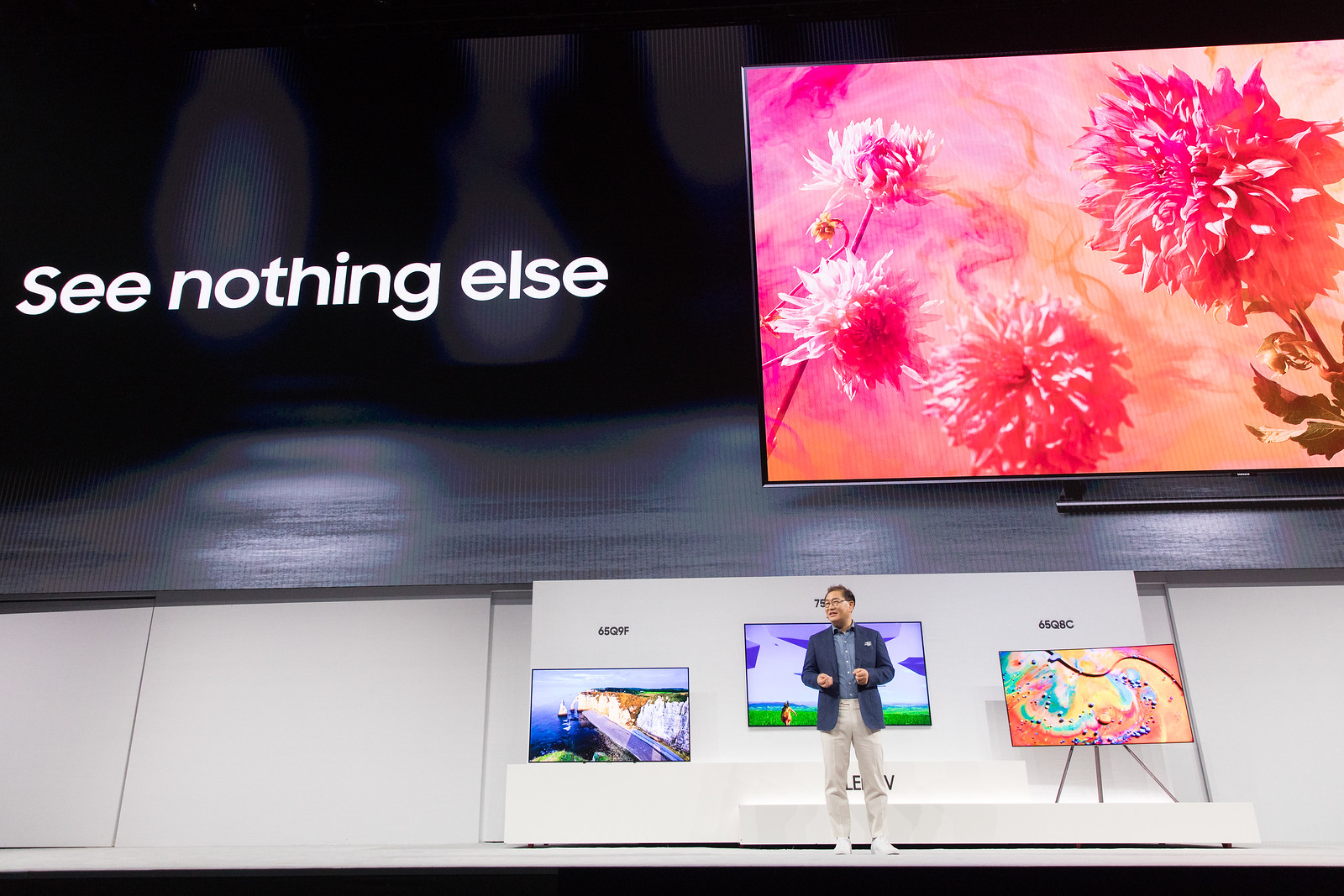 2018-QLED-TV-at-First-Look-NY.jpg