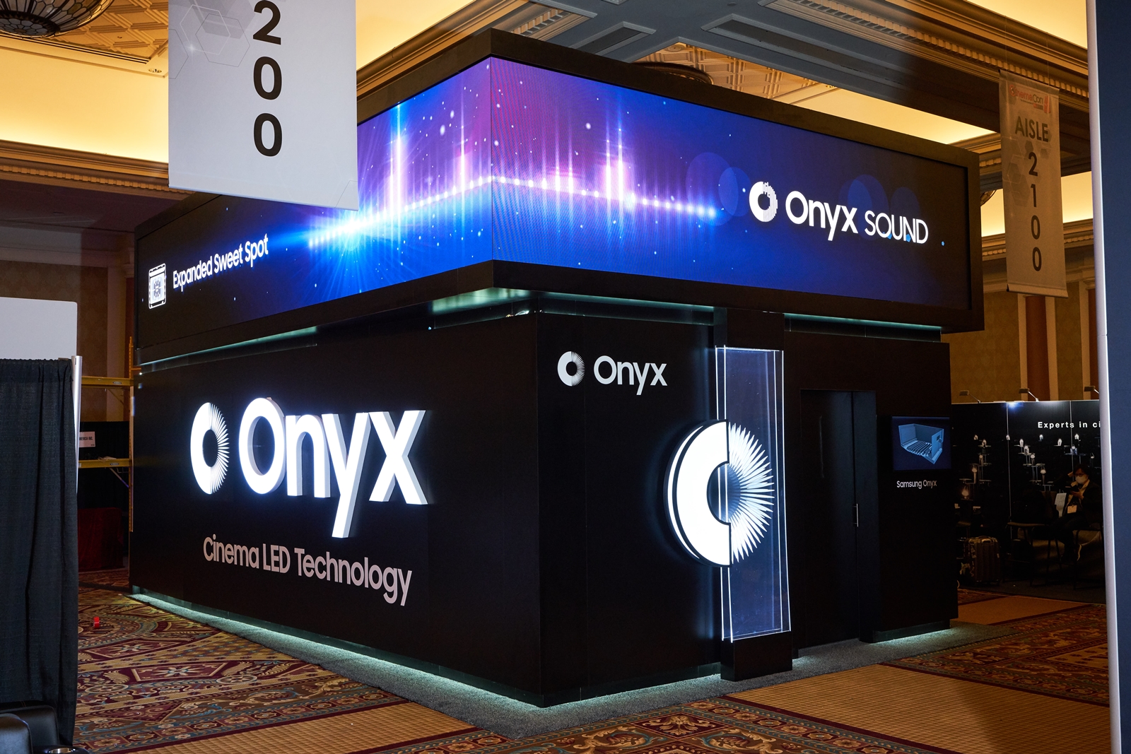 Samsung-Cinema-LED-Onyx-3.jpg