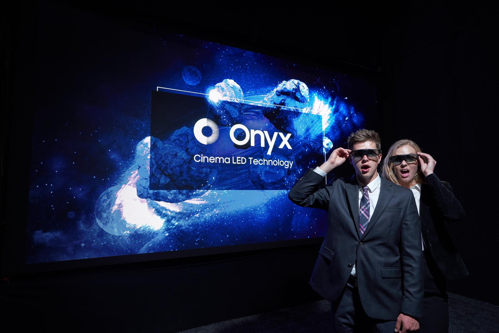 Samsung-Cinema-LED-Onyx-5.jpg