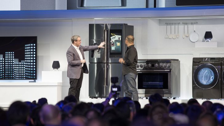 CES2019-Samsung-Press-Conference_Familly-Hub-2019_Connected-Home-Demo.jpg