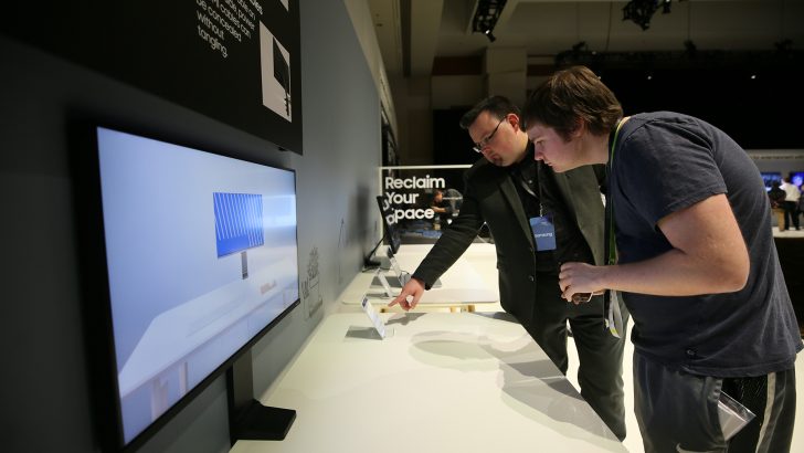 FL2019_The_Samsung_Space_Monitor.jpg