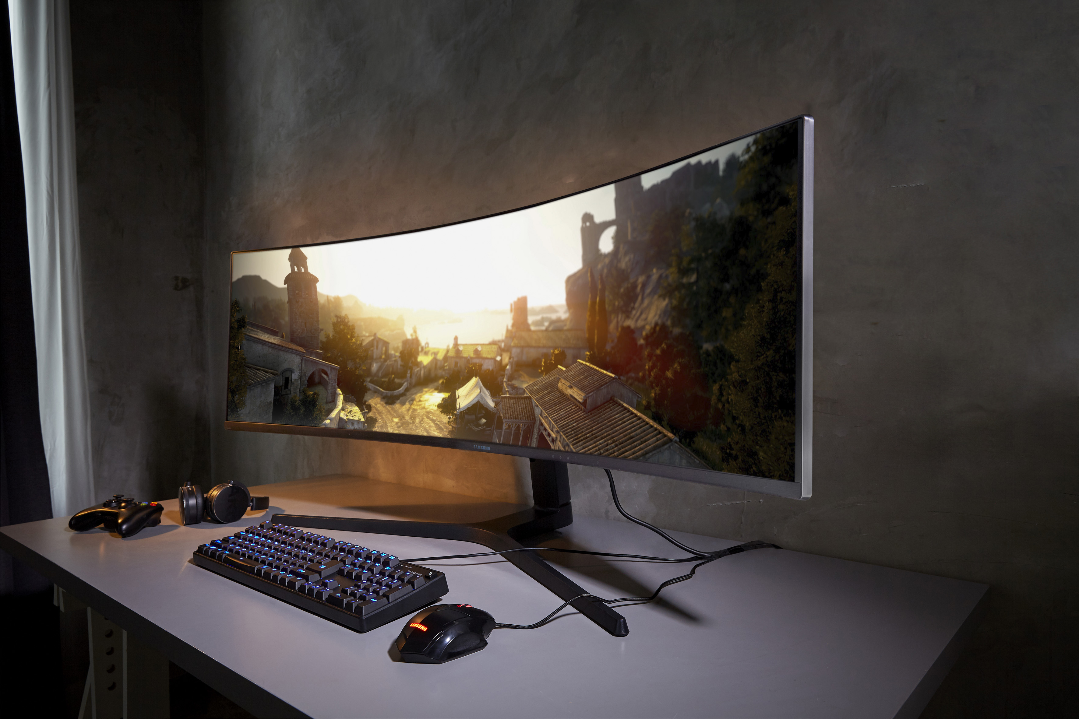 Samsung-CRG9-Gaming-Monitor-2.jpg