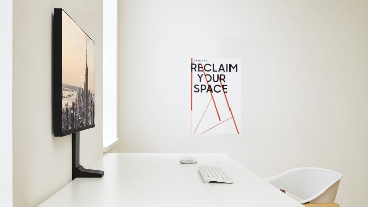 Samsung-Space-Monitor-3.jpg